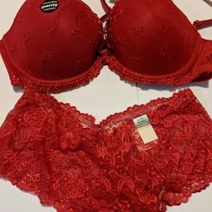 NEW Women's Ambrielle Red Laced Bra & Panty Set. Sexy